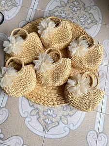 Conjunto de Bolso Tote de Ratán con Bordado Floral y Sombrero a Juego, Ropa de Playa Ecológica - Product Image 5