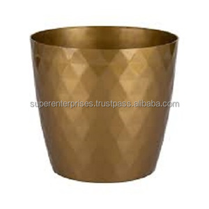 Jardinière en métal finition martelée en laiton antique avec un design classique pour un intérieur de maison élégant forme et taille personnalisées à bas prix - Product Image 1