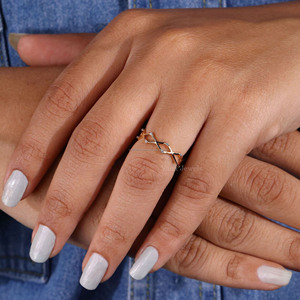Bague d'anniversaire de mariage en diamant cultivé en laboratoire 14k or massif IGI Certificate Zig Zag Cross Matching Design Band pour cadeaux d'anniversaire - Product Image 5