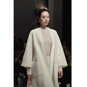 Ventes en gros de manteaux pour femmes, manteaux kimono AMELIE écologiques avec ceinture, hiver, 20% cachemire, 80% laine, beige, manteaux pour femmes - Product Image 5