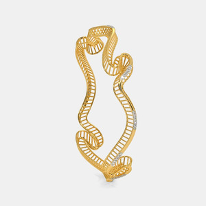 Brazalete Abierto de Oro y Diamantes con Diseño Escultural de Ondas y Rejilla - Product Image 2