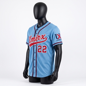 Camiseta de Béisbol Azul Cielo Personalizada con Nombre y Número Bordados en Rojo, Camiseta de Softbol para Hombre con Botones Completos y Tela Tackle Twill - Product Image 4