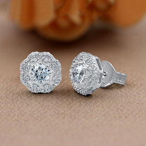 Boucles d'oreilles clous Gourik E321 en argent sterling 925 plaqué platine, design floral minimaliste avec zircon, pour femme, idéales pour mariage, anniversaire ou soirée - Product Image 3