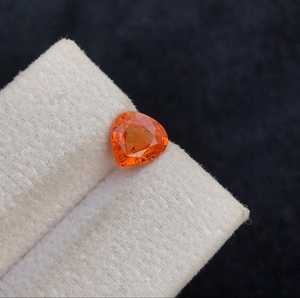 พลอยโกเมนธรรมชาติทรงเหลี่ยมสีส้มแฟนตา สำหรับทำแหวนและเครื่องประดับ - Product Image 1
