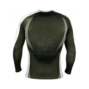 Rashguard de compression haute qualité avec tissu anti-humidité, idéal pour l'entraînement en arts martiaux et les séances de gym - Product Image 2