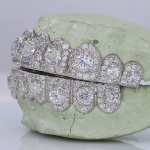 Grillz pour hommes plaqué rhodium, glamour, avec zircone cubique taille brillant rond sertie à griffes, bijoux de fête - Product Image 2