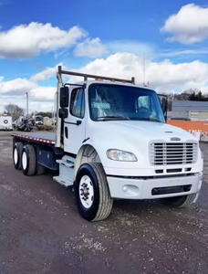 Camión de Plataforma Freightliner M2 106 Usado de 2016 en Excelentes Condiciones, 310hp, Volante a la Izquierda/Derecha, Envío Rápido - Product Image 2