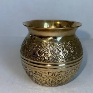 Pot à eau en laiton de qualité supérieure, couleur or, design moderne, taille et forme personnalisées, pot à eau pour la consommation, cadeau pour la Pooja hindoue - Product Image 4