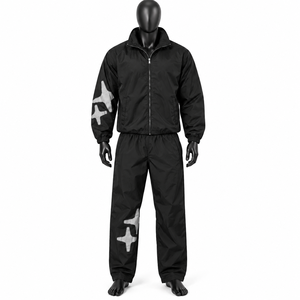Conjunto de Chándal de Nylon Personalizado con Chaqueta Cortavientos y Pantalones Jogger, Conjunto de Dos Piezas para Hombre, Conjunto Cortavientos Impermeable de Nylon con Parches - Product Image 4