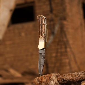 Cuchillo Plegable de Acero de Damasco de Grado Industrial Hecho a Mano con Mango de Acero Inoxidable y Hoja Recta con Punta de Clip para Uso en Bolsillo - Product Image 3