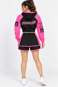 Conjunto Deportivo de 3 Piezas para Mujer, Sudadera con Capucha Corta Negra y Rosa, Falda y Pantalones Cortos, Ropa Deportiva Informal con Logotipo Personalizado - Product Image 4