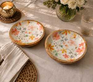 Tazón de Servir de Madera Floral Hecho a Mano, Vajilla para Mesa de Cocina por HANDICRAFTS ZONE - Product Image 1
