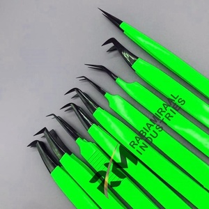 Pince à épiler RMI à pointe fine en acier inoxydable vert, avec embout noir, applicateur de cils incliné, durable, 10 mm, pour extensions de cils personnalisées - Product Image 1
