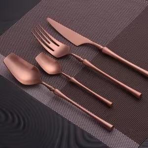 Elegante Juego de Cubiertos Metálicos para una Experiencia Gastronómica Sofisticada, Cuchara y Tenedor, Diseñados para una Presentación Elegante en la Mesa - Product Image 4