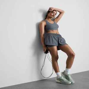 Pantalones Cortos Deportivos de Doble Capa Personalizados para Mujer, Tejidos en Spandex y Poliéster, de Secado Rápido, Transpirables, con Dos Diseños de Moda, OEM - Product Image 6