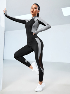 Ensemble de yoga 2 pièces noir et gris à blocs de couleur, leggings taille haute longueur intégrale, sans couture, avec fermeture éclair, anti-transpiration et respirant - Product Image 2
