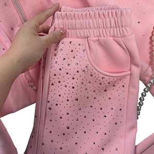 Conjuntos de chándal personalizados para hombre con pedrería y estampado DTG, de 2 piezas, con sudadera con capucha y pantalones, de peso pesado y con cremallera. - Product Image 3