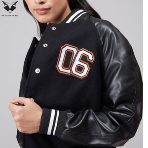 Veste universitaire noire pour femme, manches longues, logo brodé 06 sur le devant, manches en cuir PU, coupe classique, vêtements décontractés d'automne - Product Image 3
