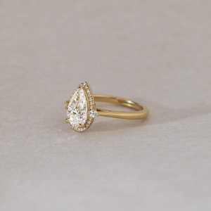 Anillo clásico con diamante de corte pera de 2.02 quilates cultivado en laboratorio, halo oculto, oro sólido de 14K, regalo sorpresa de boda y compromiso para novias - Product Image 2