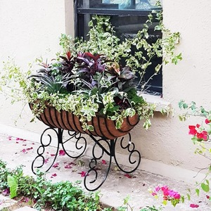 Jardinière en fer avec support en fer forgé, décoration de jardin extérieure, conteneur pour plantes pour balcon et terrasse - Product Image 1