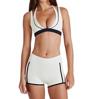 Ensemble de yoga 2 pièces personnalisé pour femmes grandes tailles, soutien-gorge de sport à dos bouclé, short taille mi-haute, col en V uni, logo frontal délavé