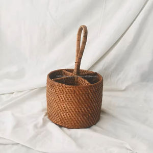 Cesta de Ratán Natural Hecha a Mano con Asa, Organizador de Almacenamiento Decorativo Ecológico, Fabricante OEM de Vietnam - Product Image 1