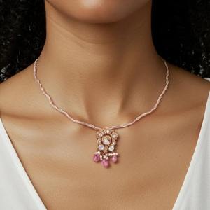 Pendentif élégant Gajaah en argent sterling 925 avec émeraude, pierre verte et halo de cristaux, collier bijou en argent pur - Product Image 2