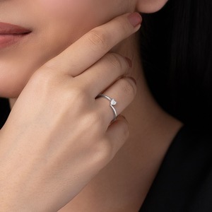 Anillo Minimalista de Diamante Natural en Forma de Corazón en Plata de Ley 925, Elegante Anillo de Amor para Mujer - Product Image 2