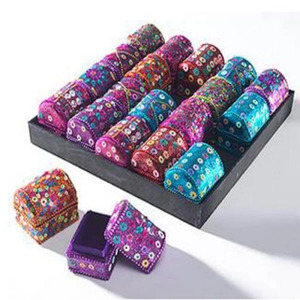 Handmade Floral Pattern China Promotional Novelty <b>Gift</b> <b>Box</b> Velvet Jewelry Case Party Favor Packaging for Wedding <b>Birthday</b> - Product Image 1