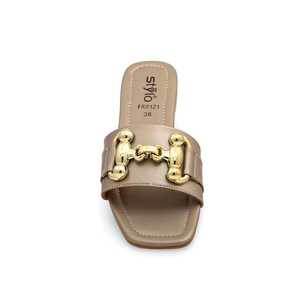 Zapatilla deportiva formal dorada FR8121 - Product Image 1