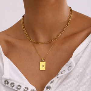 Collar Minimalista con Colgante de Estrella Geométrica de Acero Inoxidable Chapado en Oro de 18K con Circonita - Product Image 3