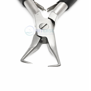 Pince de précision légère et réutilisable en acier inoxydable de qualité supérieure de 5 pouces pour l'élimination des extensions capillaires, avec poignée noire et aiguille à boucle - Product Image 2