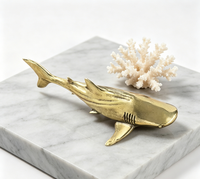 Ornements d'art électroplaqués en laiton en forme de requin, qualité fiable, directement de l'usine, décoration de voiture, cadeau animal 3D