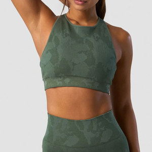 Haut de yoga pour femme à col rond, coupe ajustée, respirant, avec coussinets amovibles, design côtelé au bas, pour la course en extérieur et les activités décontractées, avec impression par sublimation - Product Image 1
