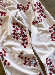 Pantalones Anchos Blancos para Hombre GENERSA SPORTS, Diseño de Flores de Cerezo Rojas, Cintura Elástica, Casuales, de Verano, Algodón de Peso Medio, Antiarrugas - Product Image 3