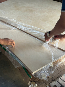 Contrachapado de Abedul Grado DD Fabricado en Vietnam, 0.26-0.45mm de Grosor, Recubrimiento Fenólico, la Mejor Opción para Encofrados, Fabricado con Formaldehído E0 - Product Image 6