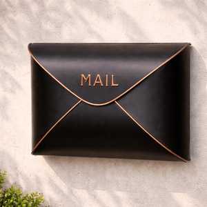 Boîte aux lettres murale en métal en gros - Finition noire mate avec brûleur de parfum intégré pour la poste - Product Image 1