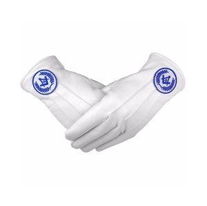 ถุงมือหนังสีขาวสำหรับพิธีกรรมมาสัน ยี่ห้อ Master Mason Blue Lodge พร้อมลายปักสี่เหลี่ยมสีน้ำเงินและเข็มทิศรูปตัว G - Product Image 1