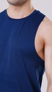 Camiseta sin mangas de poliéster personalizada al por mayor para hombre, camiseta deportiva sin mangas, chaleco de gimnasio, camiseta interior deportiva en blanco para fitness y entrenamiento - Product Image 4