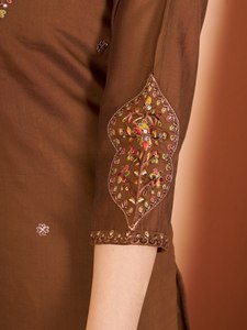Ensemble Kurti, pantalon et dupatta en soie de qualité supérieure, brodé à la main, style traditionnel pour femmes, toutes saisons, extensible et à séchage rapide - Product Image 6