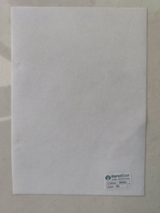 Tela ligera de polipropileno spunbond de 65 GSM, material textil no tejido blanco liso para bolsas de compras ecológicas. - Product Image 1