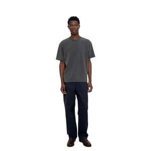 Camiseta de Hombre Oversize con Cuello Redondo y Manga Corta, Logo en el Pecho, Corte Holgado, Estilo Jersey, Fabricante de Ropa Personalizada OEM al por Mayor - Product Image 2