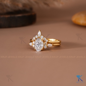 แหวนแต่งงานเพชรทรงรีเพาะเลี้ยงในห้องปฏิบัติการ ชุดแหวนทองคำแท้สีเหลือง ดีไซน์โค้งเข้ากัน แหวนหมั้น เครื่องประดับชั้นดี ขายส่ง - Product Image 2