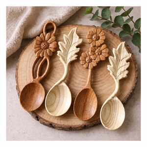 Ensemble de cuillères en bois faites à la main, style Wabi Sabi, motif floral sculpté en feuille de chêne, ustensiles de cuisine en bois naturel - Product Image 1