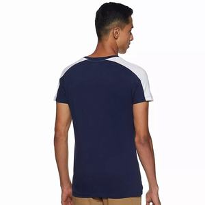 Camiseta de Manga Corta con Cuello en V para Hombre, Azul Marino con Ribete en Contraste Blanco, Corte Regular, Camisa Casual de Algodón Tejido - Product Image 3