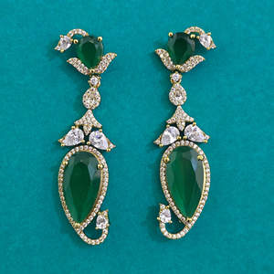 Venta al por mayor: Los pendientes largos de diamantes americanos más vendidos con baño de mehndi 444105 - Product Image 1