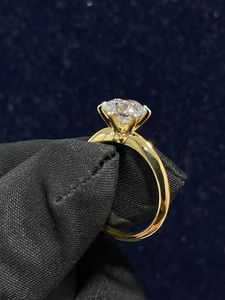 Anillo de Compromiso Clásico con Diamante Cultivado en Laboratorio, 4/6 Puntas, Chapado en Oro, Certificado IGI, Joyería Fina para Mujer - Product Image 1
