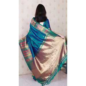 Sari en soie douce verte Meenakari Zari tissé avec bordure de temple, écharpes et châles traditionnels - Product Image 4