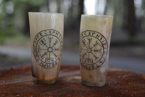 Mug à bière artisanal en corne de buffle avec bordure en laiton, de haute qualité, pour l'eau ou la bière. - Product Image 3
