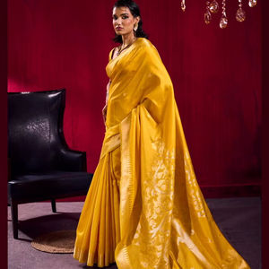 Sari en soie pure et douce avec tissage Zari riche, vêtement ethnique luxueux pour les occasions nuptiales et festives - Product Image 1